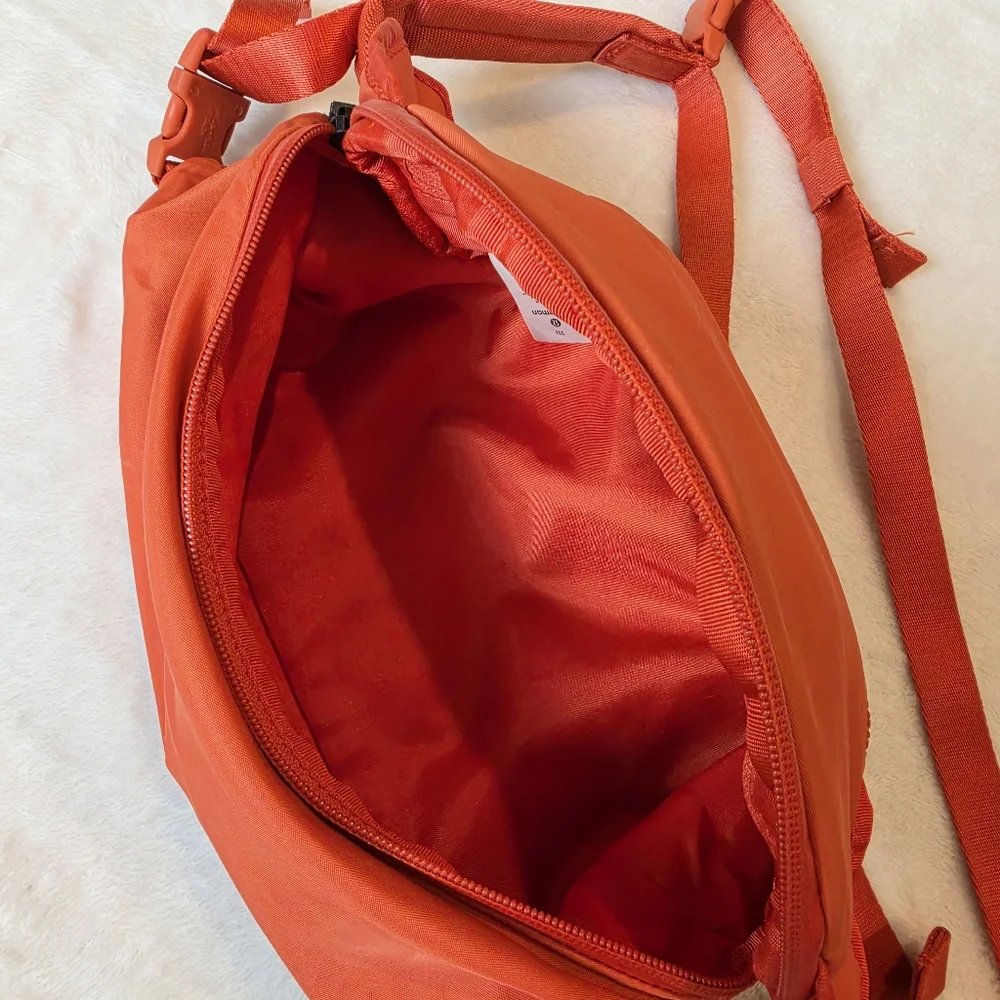 lululemon everwhere belt bag Everywhere 1L nightsky Color:Black 3 Matt & Nat Brave This supersized XL version